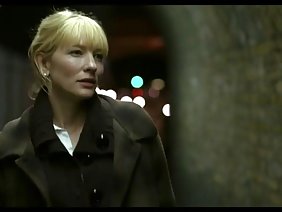 約翰尼打電話給護送機構並打電話給妓女回家。令他驚訝的是，一位來自工作的女孩來到了電話會議，決定在晚上為自己找一份額外的工作。起初它有點尷尬，但乳頭仍然拿著一大筆錢提供給她，然後去洗手間換成性感內衣。精心挑選的裝備讓男人的裝置處於警戒狀態，他把美腿拉開，將所有的厘米開到了她的裂縫中。