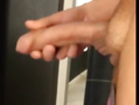 這位來自布拉格的23歲可愛的金發女郎一直夢想成為一名受歡迎的人，成為一名真正理想的色情明星。這就是為什麼我來捷克鑄造，他們知道如何處理像她這樣的人。經過一次非常簡短的採訪，一位成熟的經紀人建議那個女孩跟他的傢伙玩一點。女孩應對不壞，你怎麼看？這個嬰兒準備好成為成人電影的真正明星嗎？