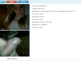 這位性犯罪者結識了一位非常積極的黑髮女郎，並將她變成瘋狂的性行為。新賬單的緊縮讓小雞的頭部變得渺小，她甚至毫不猶豫地在街上向別人的內褲展示這個傢伙的胸部和屁股。之後，這位受到啟發的女士在一個安靜而陌生的地方同意了鏡頭前的骯髒他媽，他們幾乎陷入性無恥的境地。